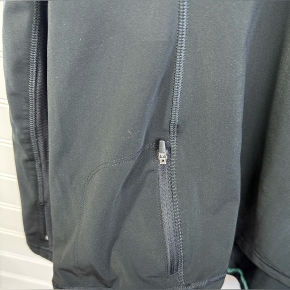 Champion women’s black & teal thin long sleeved running jacket. Size XL - Picture 9 of 11